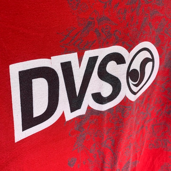 Vintage 2000s DVS graphic shirt - Picture 2 of 7
